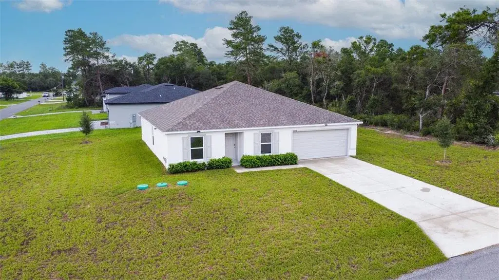 2 car garage, driveway