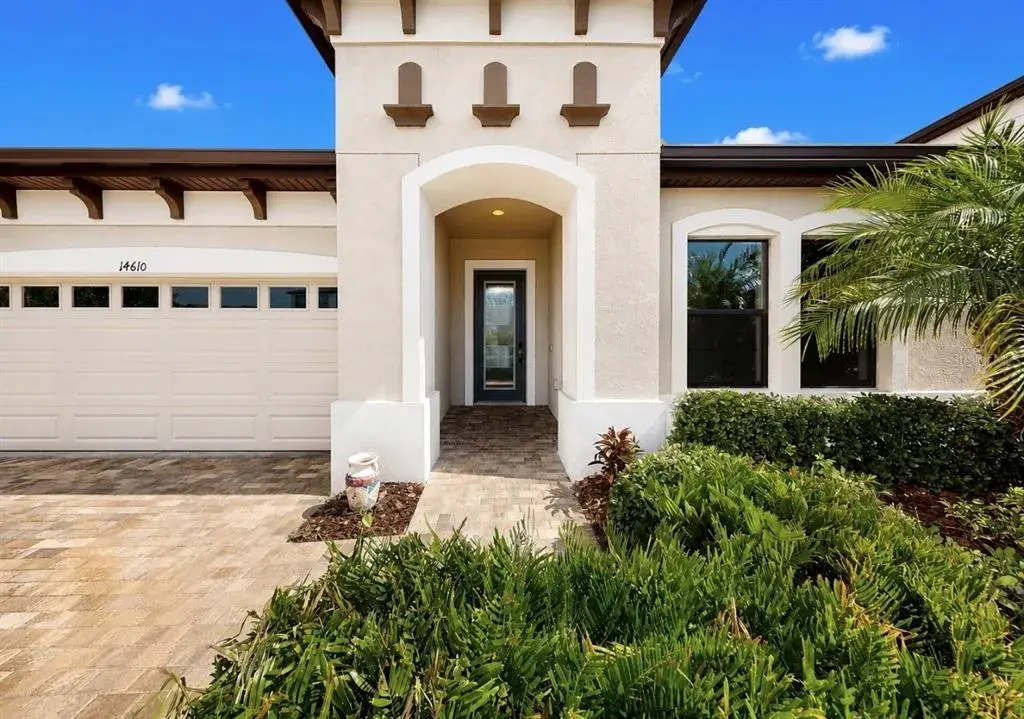 Property for sale at 14610 RED CASTLE AVE, LITHIA, FL, 33547