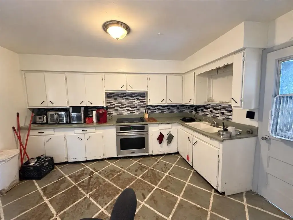 Property for sale at 18523 NW 231ST STREET, HIGH SPRINGS, FL, 32643