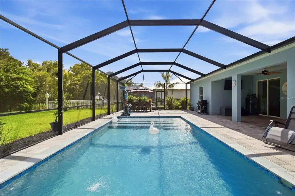 Large pool and lanai