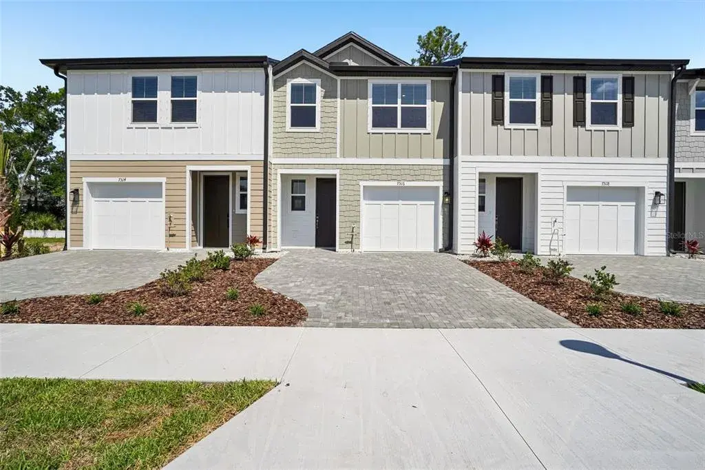 Representative images and renderings are for illustrative purposes. Actual structural options and design finishes of home may vary.