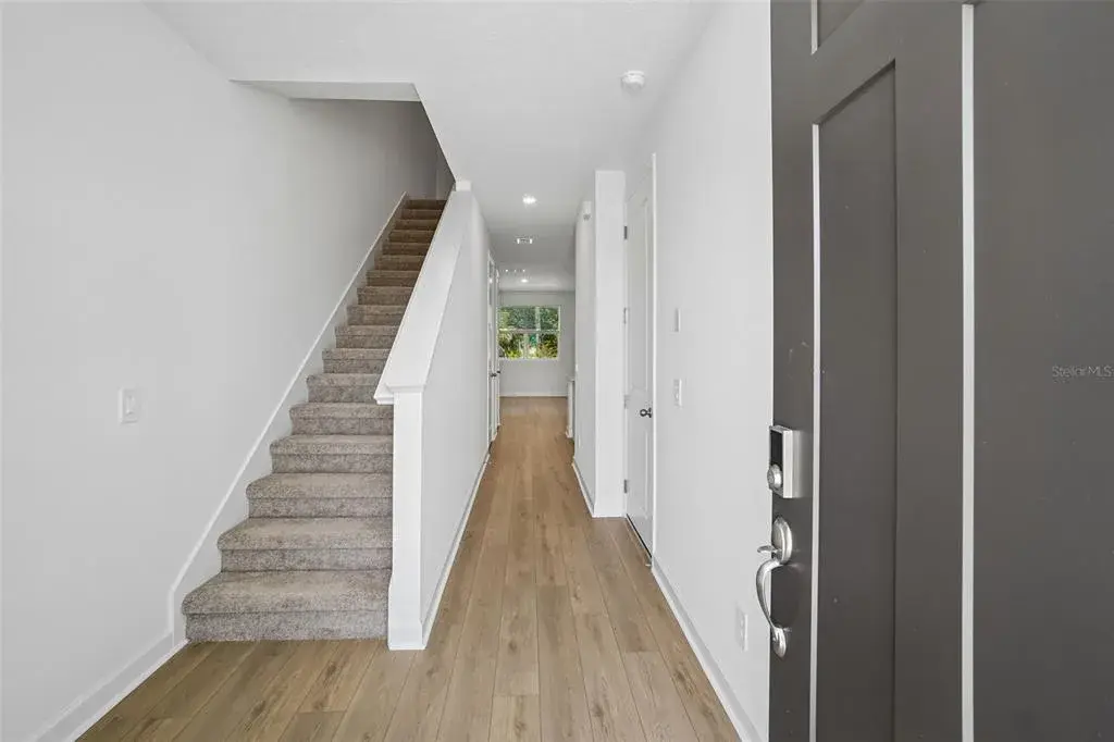 Representative images and renderings are for illustrative purposes. Actual structural options and design finishes of home may vary.