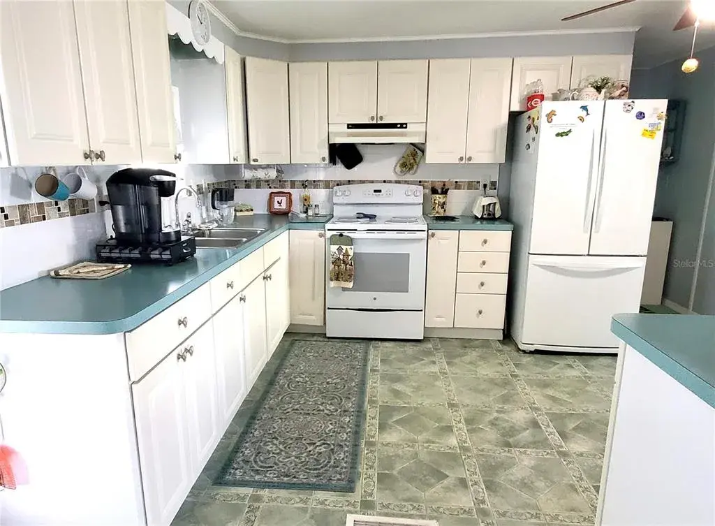 Property for sale at 176 W MANATEE LOOP, PUNTA GORDA, FL, 33950