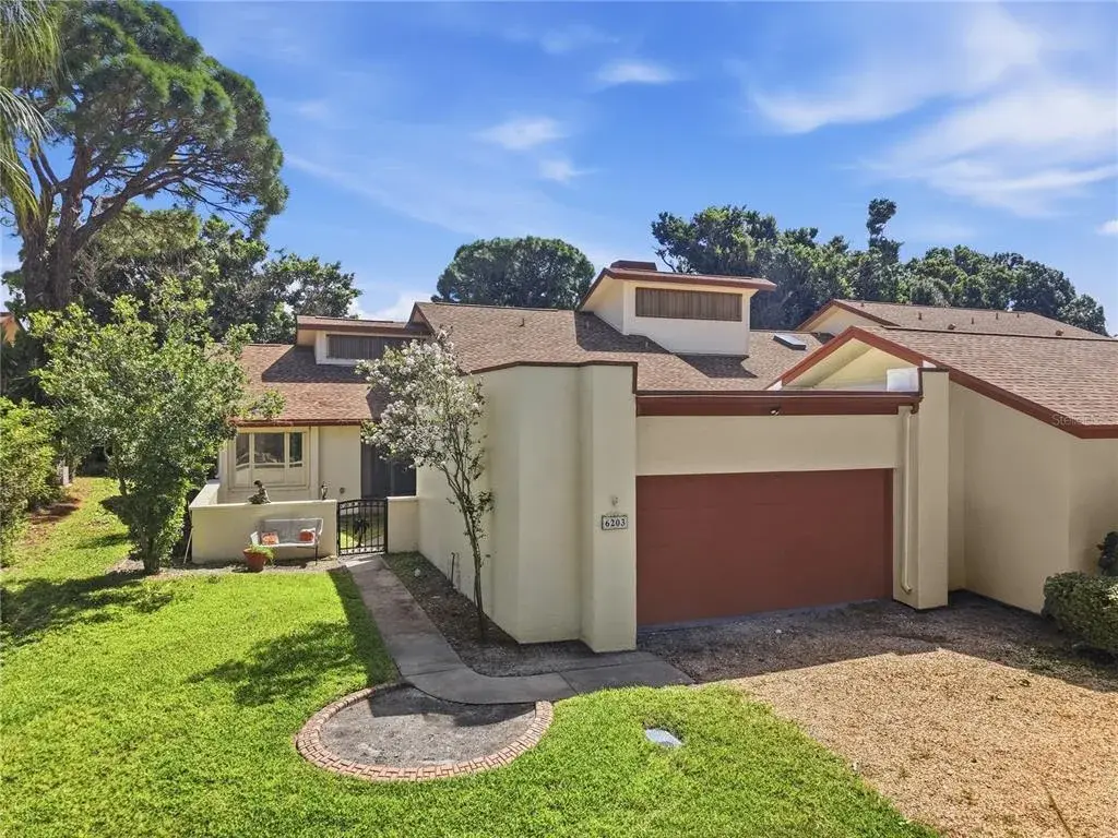 Property for sale at 6203 COURTSIDE DRIVE UNIT 21, BRADENTON, FL, 34210