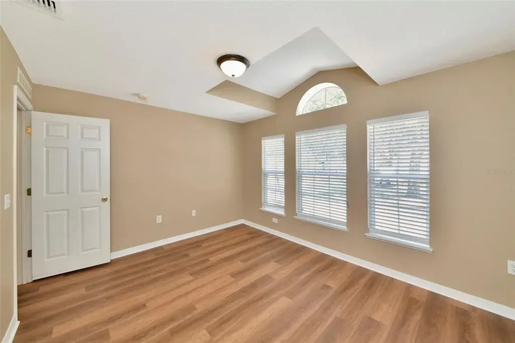 Front guest/ bedroom 2