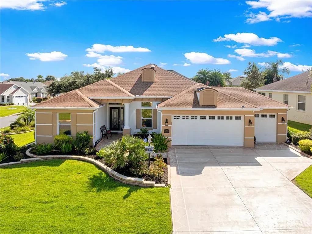 Property for sale at 571 TROY LOOP, THE VILLAGES, FL, 32162