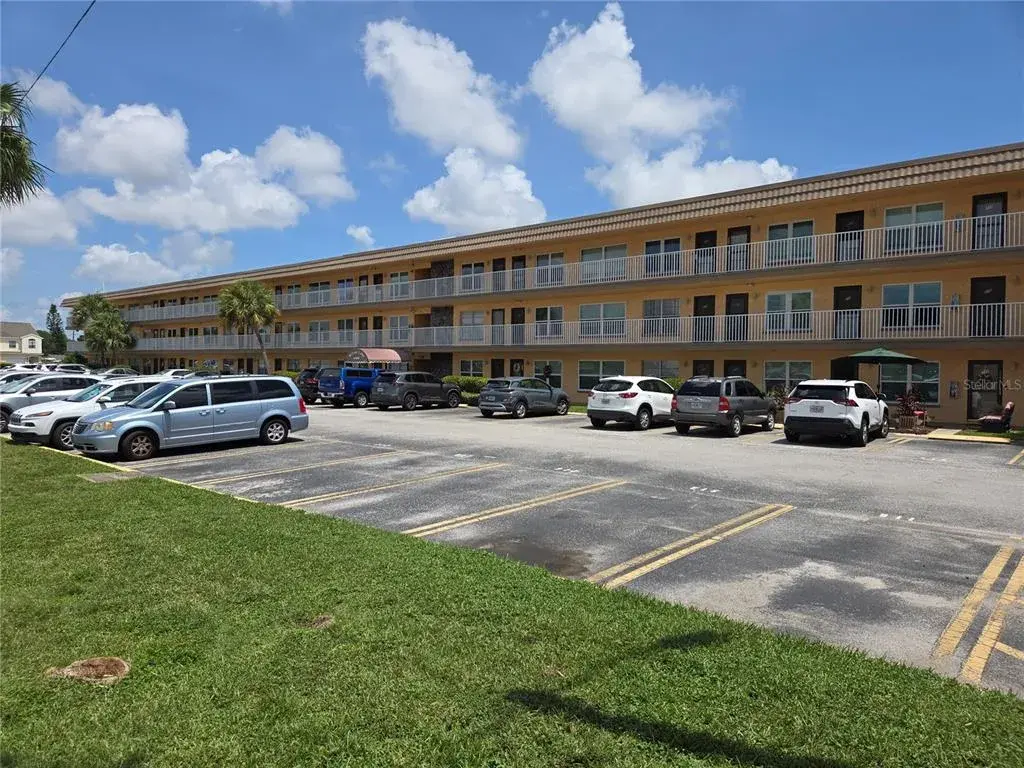 Property for sale at 6400 46TH AVENUE N UNIT 305, KENNETH CITY, FL, 33709