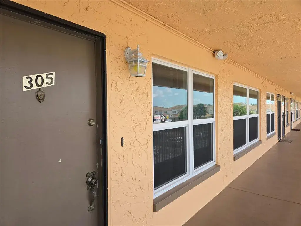 Property for sale at 6400 46TH AVENUE N UNIT 305, KENNETH CITY, FL, 33709