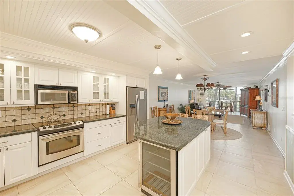 Kitchen-large open concept with island