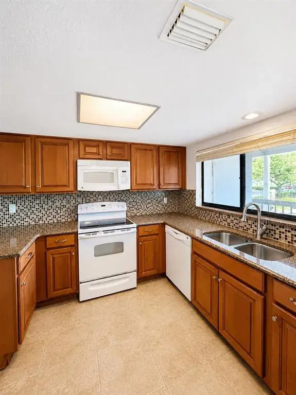 Property for sale at 1054 LOTUS COVE COURT UNIT 633, ALTAMONTE SPRINGS, FL, 32714