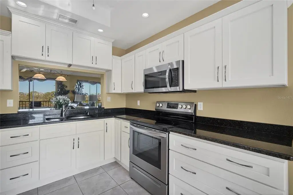 Property for sale at 9610 CLUB SOUTH CIRCLE UNIT # 4207, SARASOTA, FL, 34238