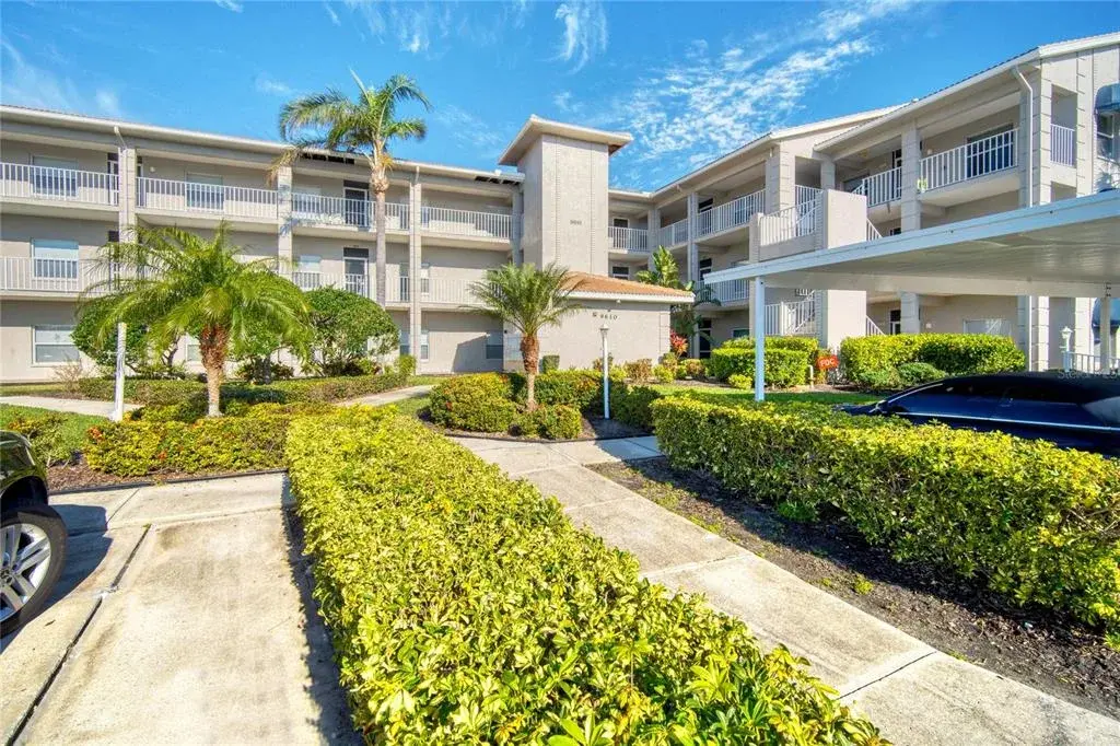 Property for sale at 9610 CLUB SOUTH CIRCLE UNIT # 4207, SARASOTA, FL, 34238