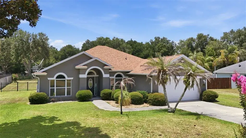 Property for sale at 36723 SUNDANCE DRIVE, GRAND ISLAND, FL, 32735
