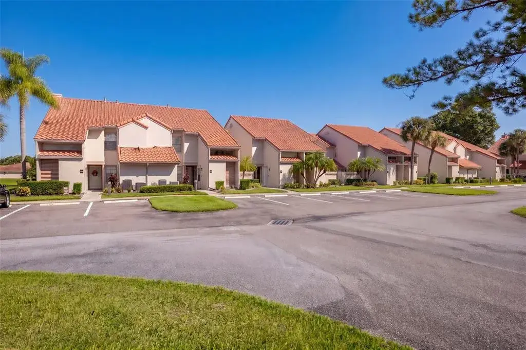 Property for sale at 1711 GARDEN LAKE DRIVE UNIT 1711, WINTER HAVEN, FL, 33884