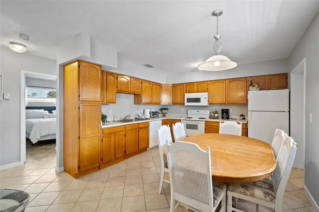 Property for sale at 380 BASE AVENUE E UNIT 202, VENICE, FL, 34285