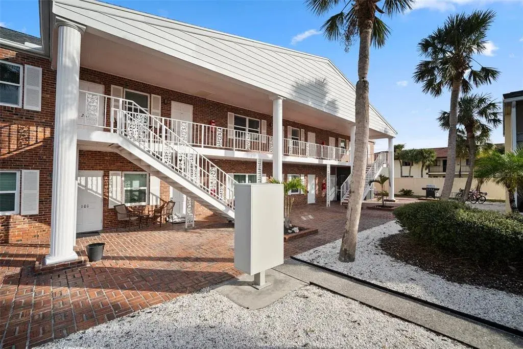 Property for sale at 380 BASE AVENUE E UNIT 202, VENICE, FL, 34285