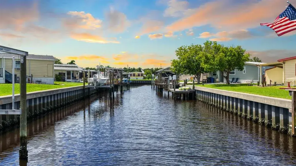 Property for sale at 116 W SAINT JOHNS WAY, APOLLO BEACH, FL, 33572