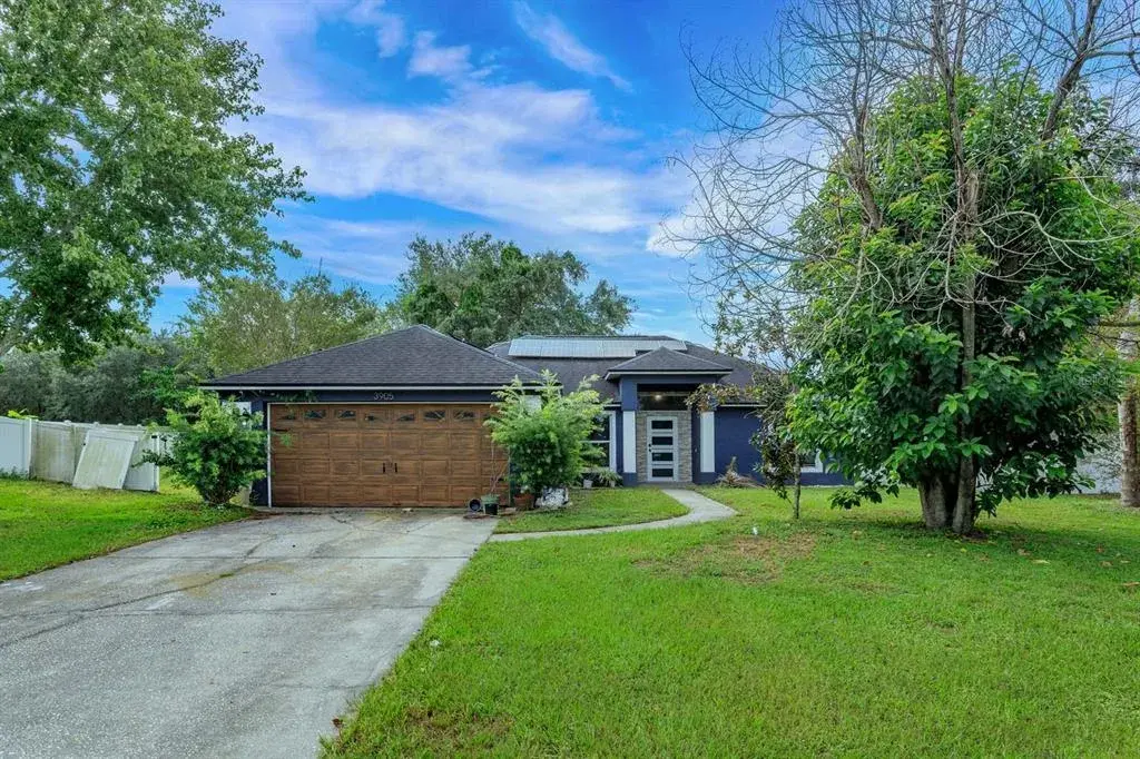 Property for sale at 3905 WHISPERING PINE COURT, MASCOTTE, FL, 34753