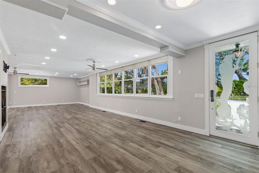 Property for sale at 904 BAYSHORE DRIVE, TARPON SPRINGS, FL, 34689