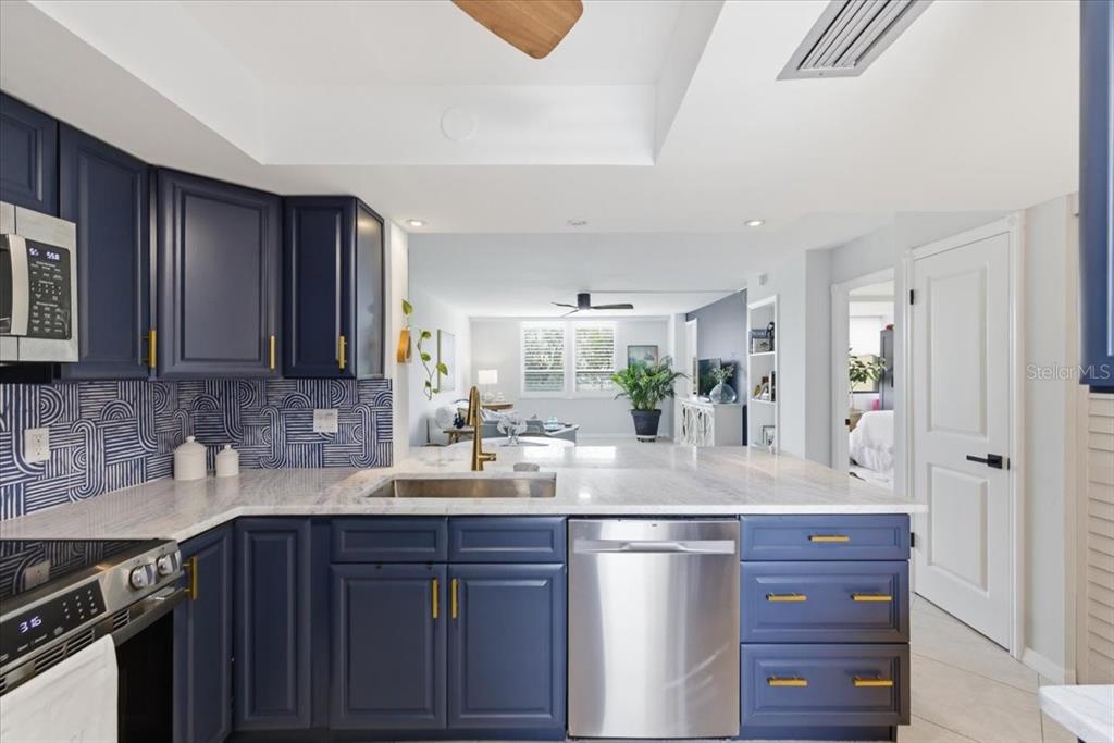 Property for sale at 2621 COVE CAY DRIVE UNIT 302, CLEARWATER, FL, 33760
