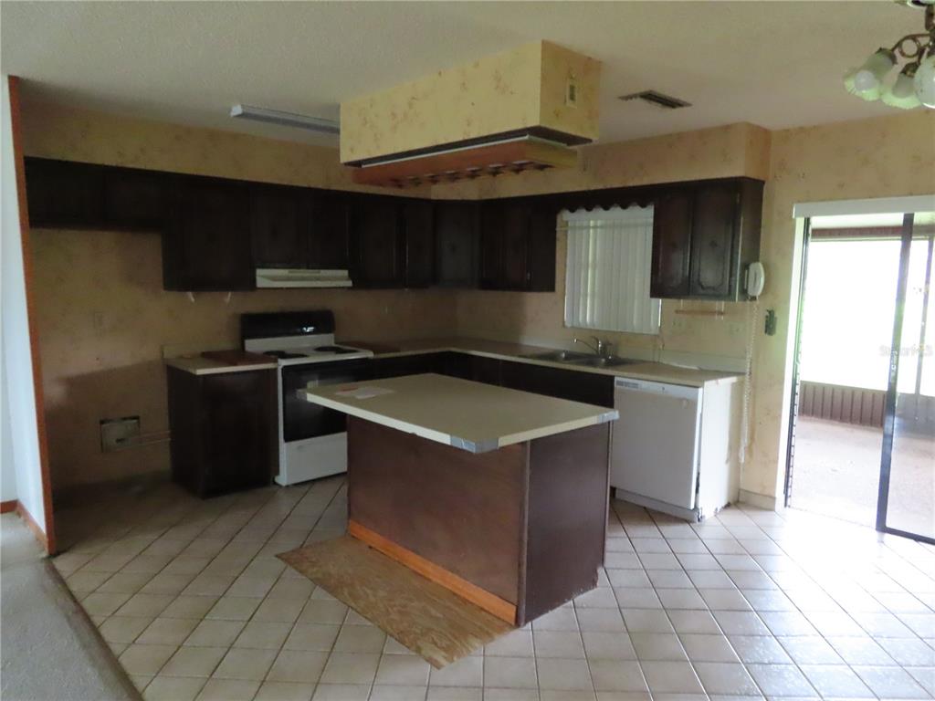 Property for sale at 2016 AMESBURY DRIVE, AUBURNDALE, FL, 33823