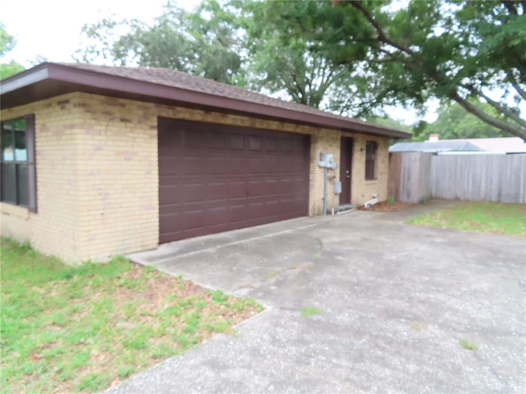 Property for sale at 2016 AMESBURY DRIVE, AUBURNDALE, FL, 33823