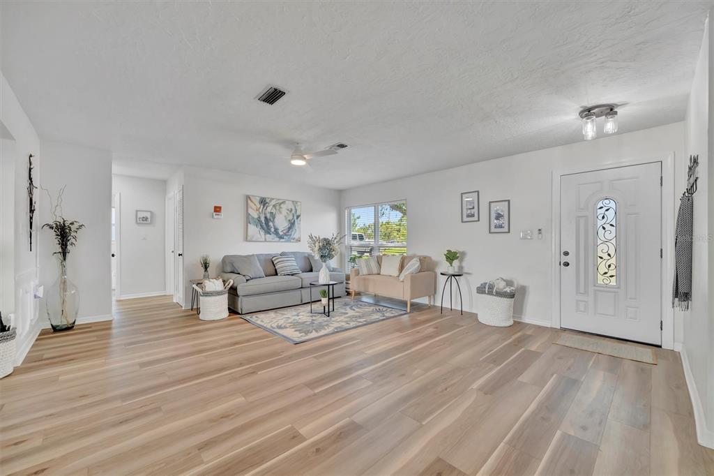 Property for sale at 6209 FLAMINGO DRIVE, APOLLO BEACH, FL, 33572