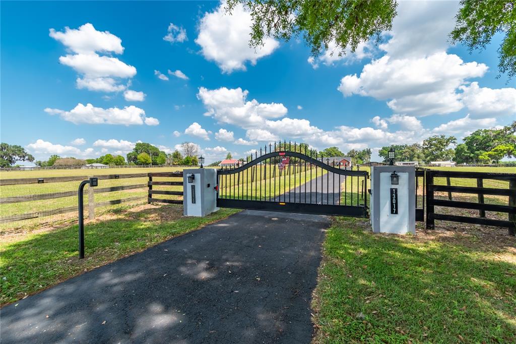 Property for sale at 13025 NW GAINESVILLE ROAD, REDDICK, FL, 32686