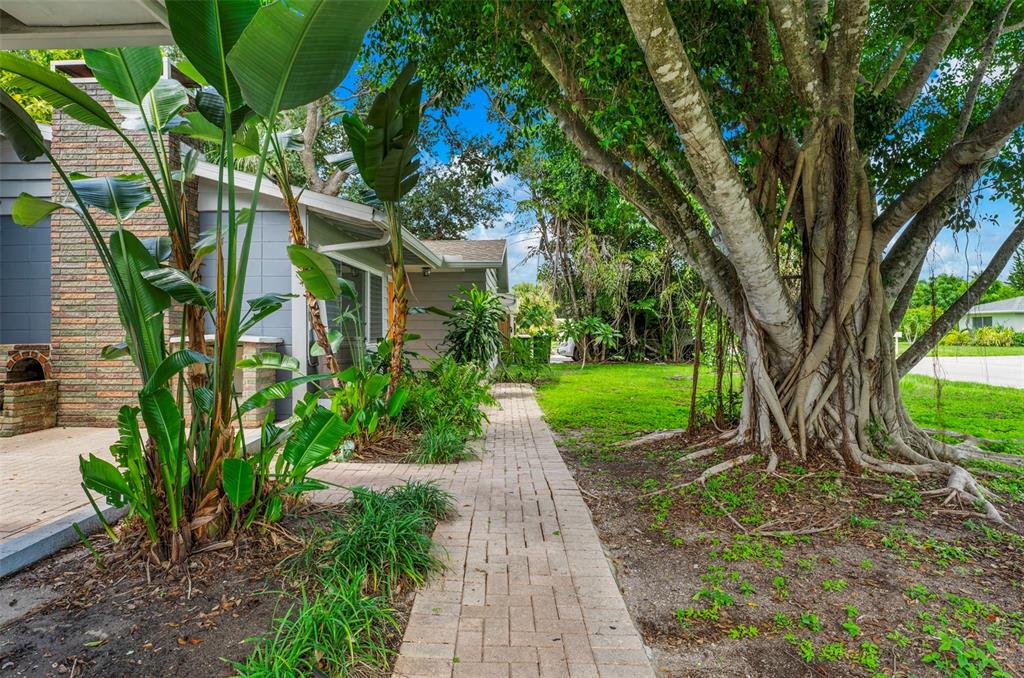 Property for sale at 2488 DAVIS BOULEVARD, SARASOTA, FL, 34237
