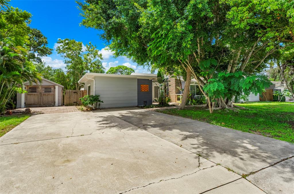 Property for sale at 2488 DAVIS BOULEVARD, SARASOTA, FL, 34237