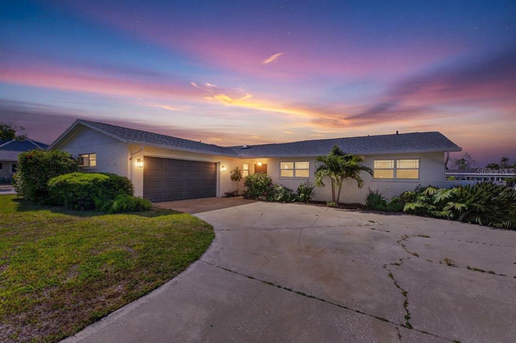 Property for sale at 8450 FLAGSTONE DRIVE, TAMPA, FL, 33615