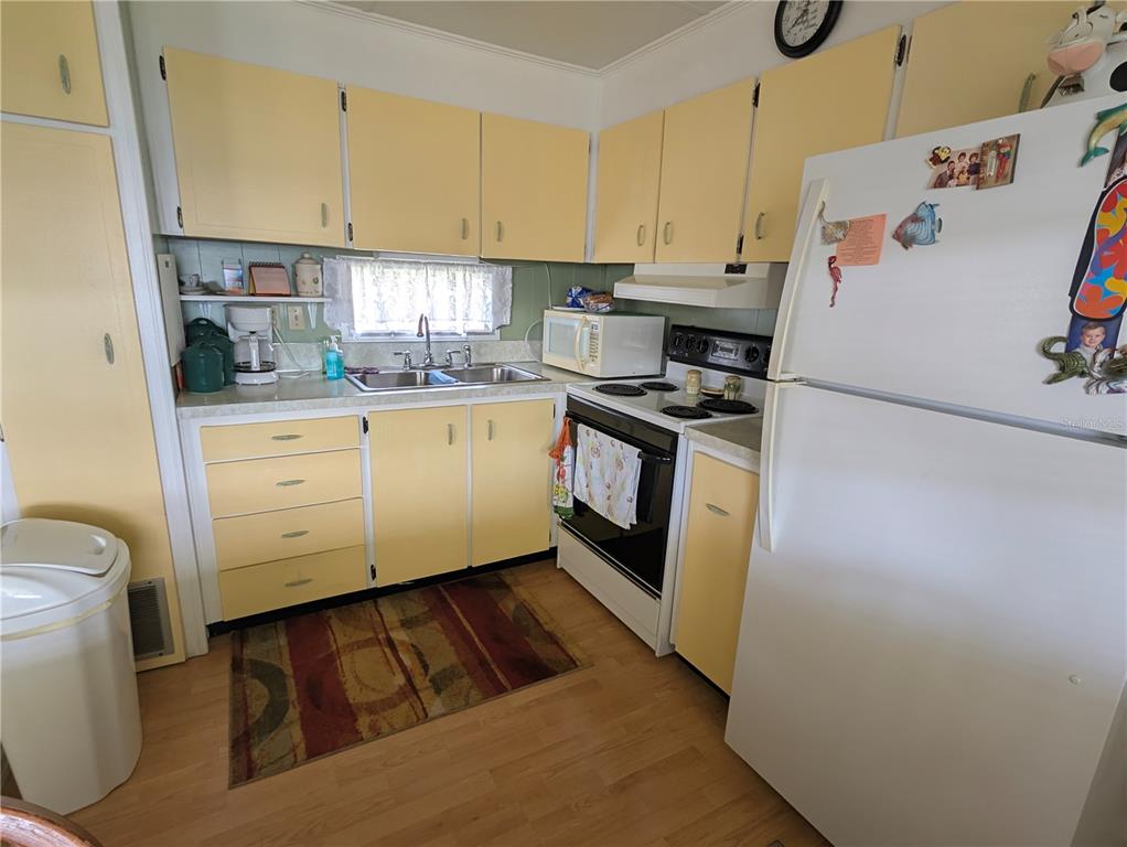 Charming and bright kitchen