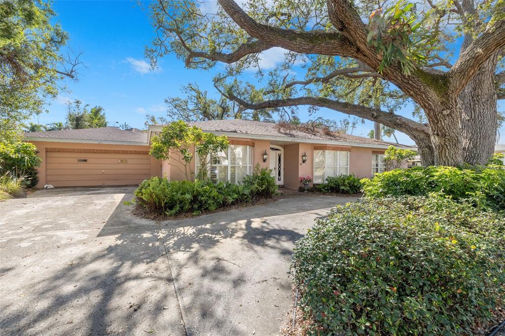 Property for sale at 215 SNELL ISLE BOULEVARD NE, ST PETERSBURG, FL, 33704