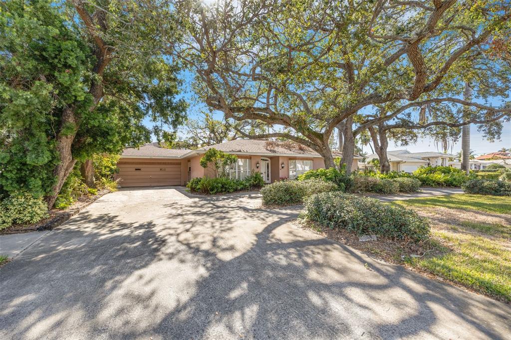 Property for sale at 215 SNELL ISLE BOULEVARD NE, ST PETERSBURG, FL, 33704