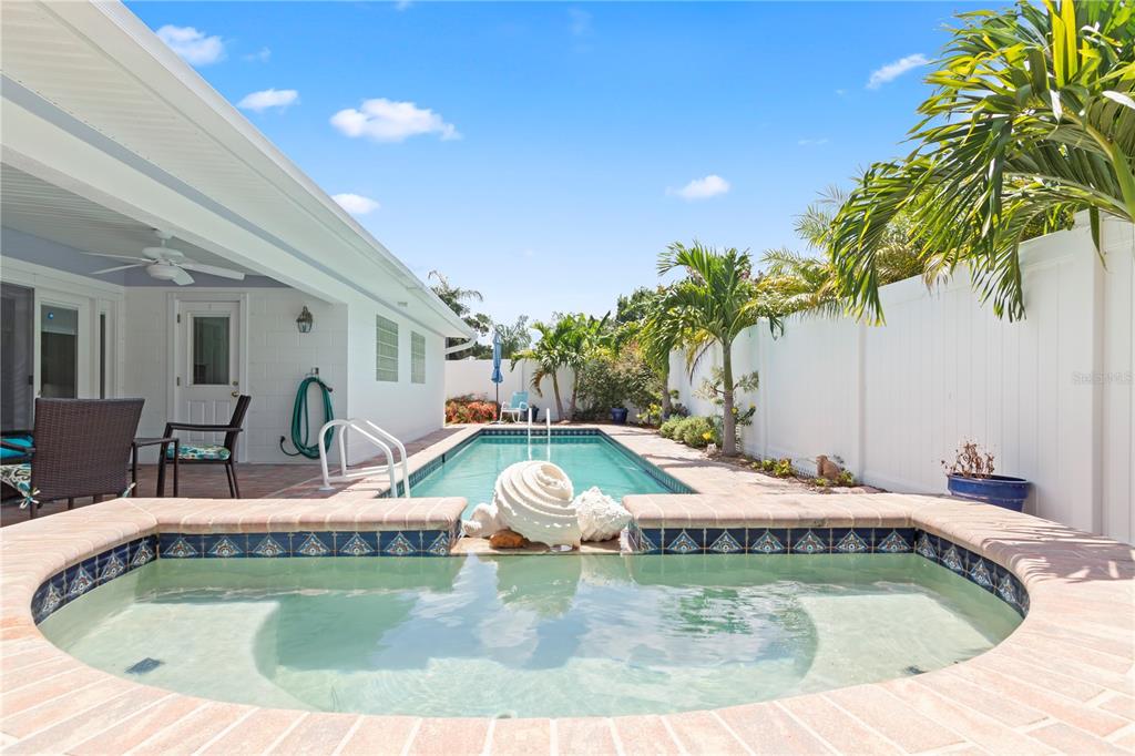 Property for sale at 12352 83RD AVENUE, SEMINOLE, FL, 33772