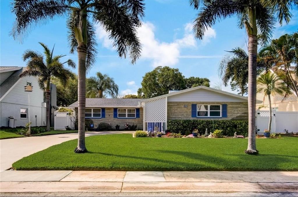Property for sale at 12352 83RD AVENUE, SEMINOLE, FL, 33772