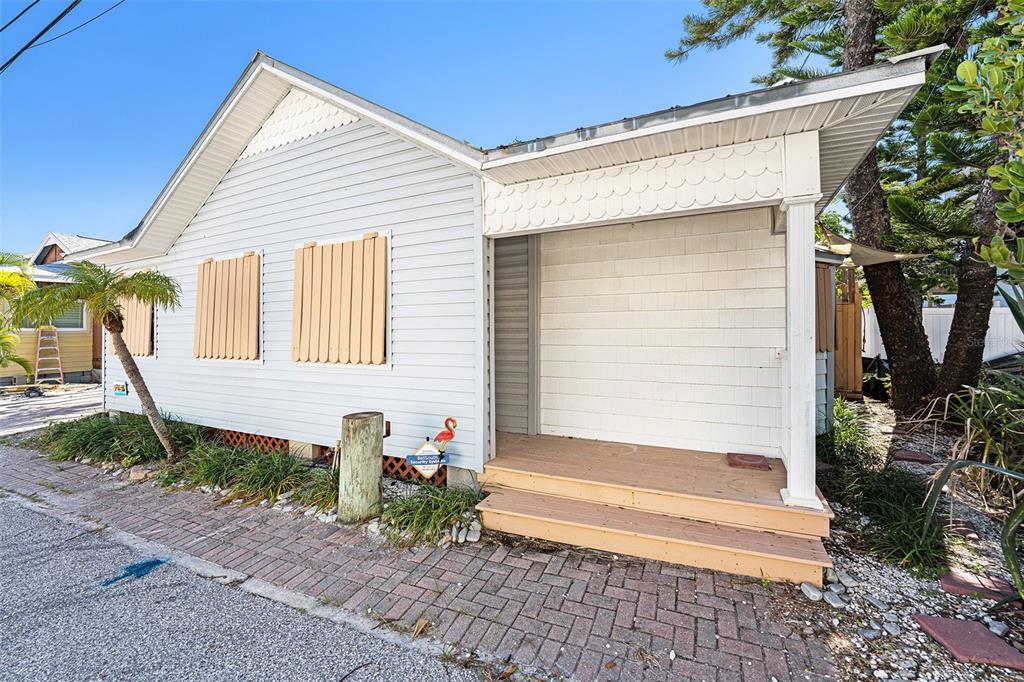 Property for sale at 125 95TH AVENUE, TREASURE ISLAND, FL, 33706