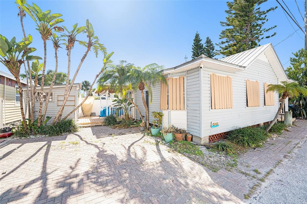 Property for sale at 125 95TH AVENUE, TREASURE ISLAND, FL, 33706