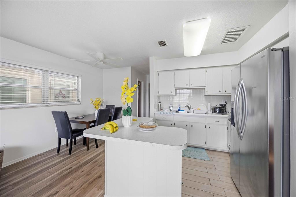 Property for sale at 525 MANATEE COURT UNIT 10, VENICE, FL, 34285
