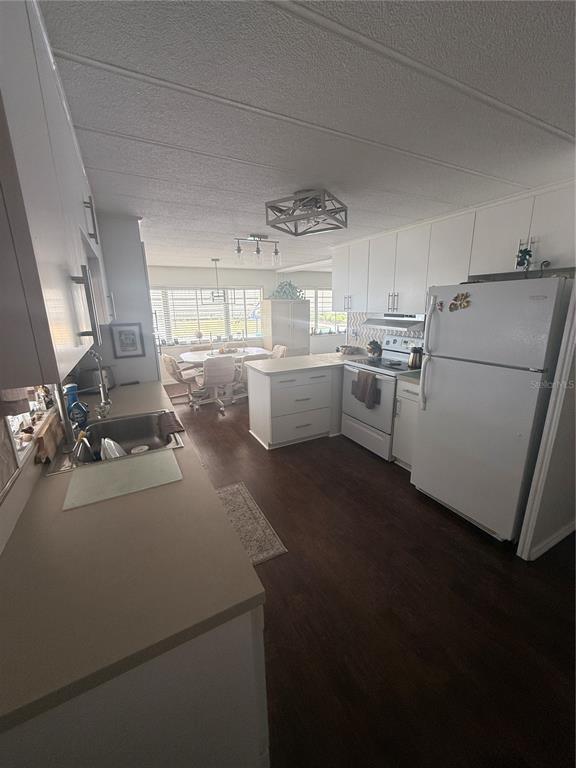 Property for sale at 7880 54TH AVENUE N UNIT 125, ST PETERSBURG, FL, 33709