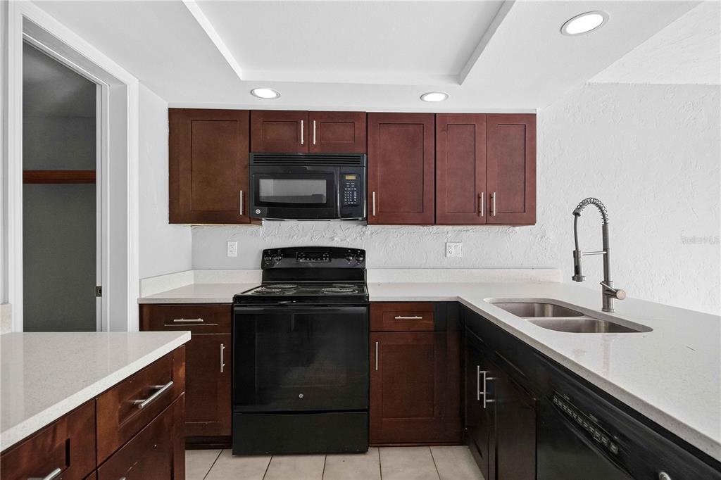Property for sale at 1125 LONGFELLOW WAY UNIT 125-B, SARASOTA, FL, 34243