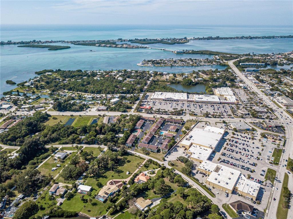 Minutes from Englewood and Manasota Key Beaches!