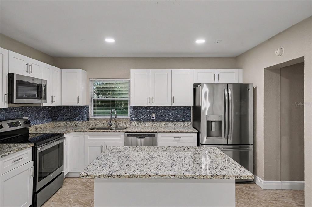 Property for sale at 1339 E JACKSON AVENUE, MOUNT DORA, FL, 32757
