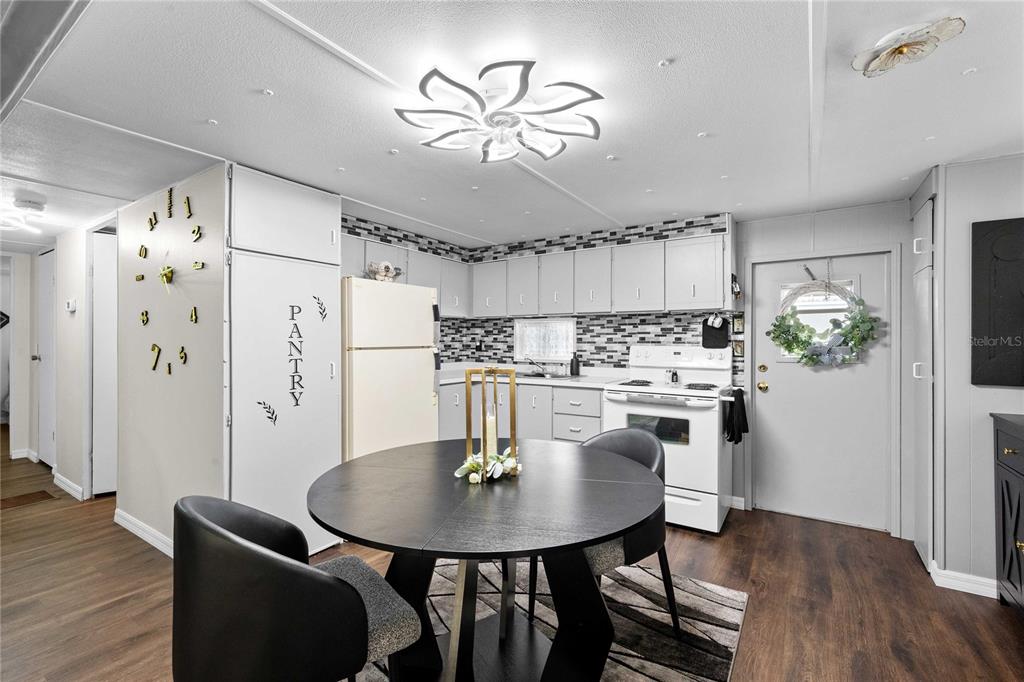 This kitchen has been freshly remodeled