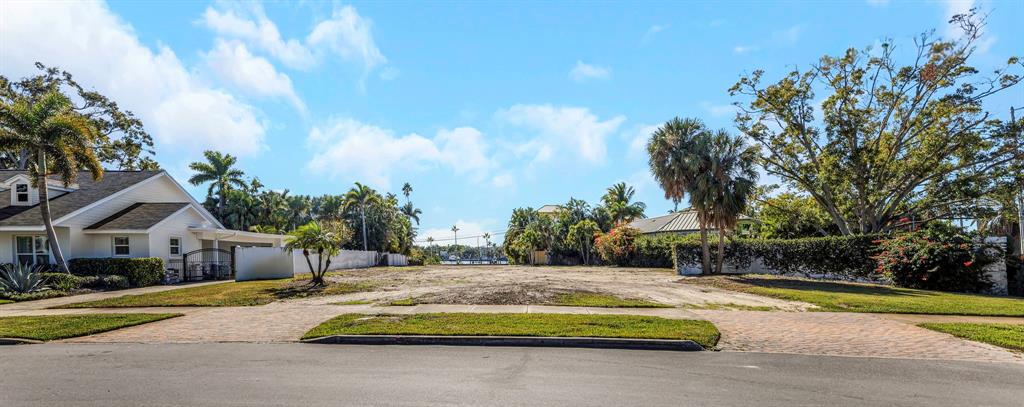 Property for sale at 105 ESTADO WAY NE, ST PETERSBURG, FL, 33704