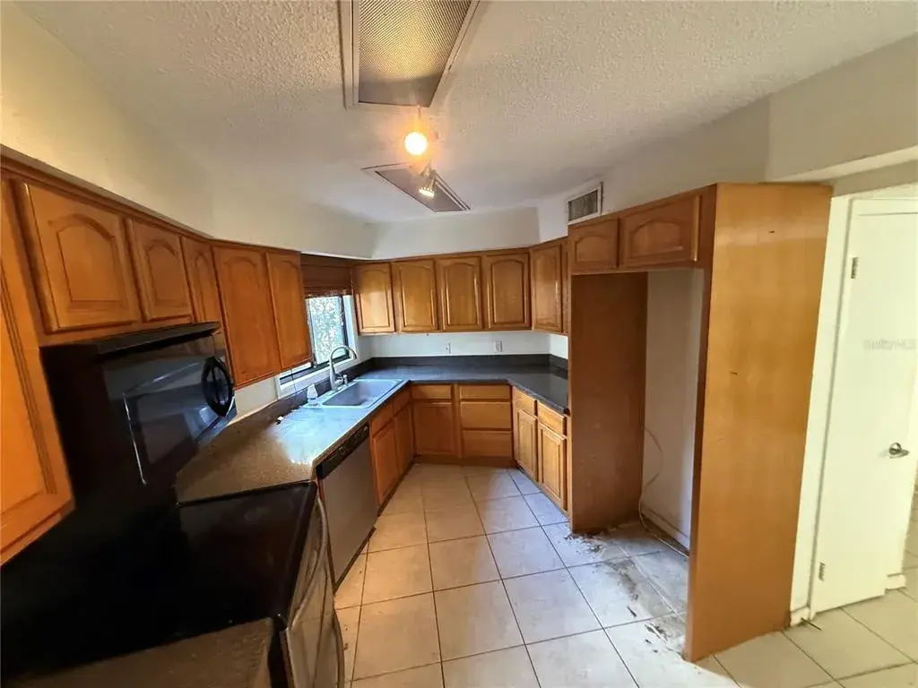 Property for sale at 6904 PINETREE LANE E, LAKELAND, FL, 33811
