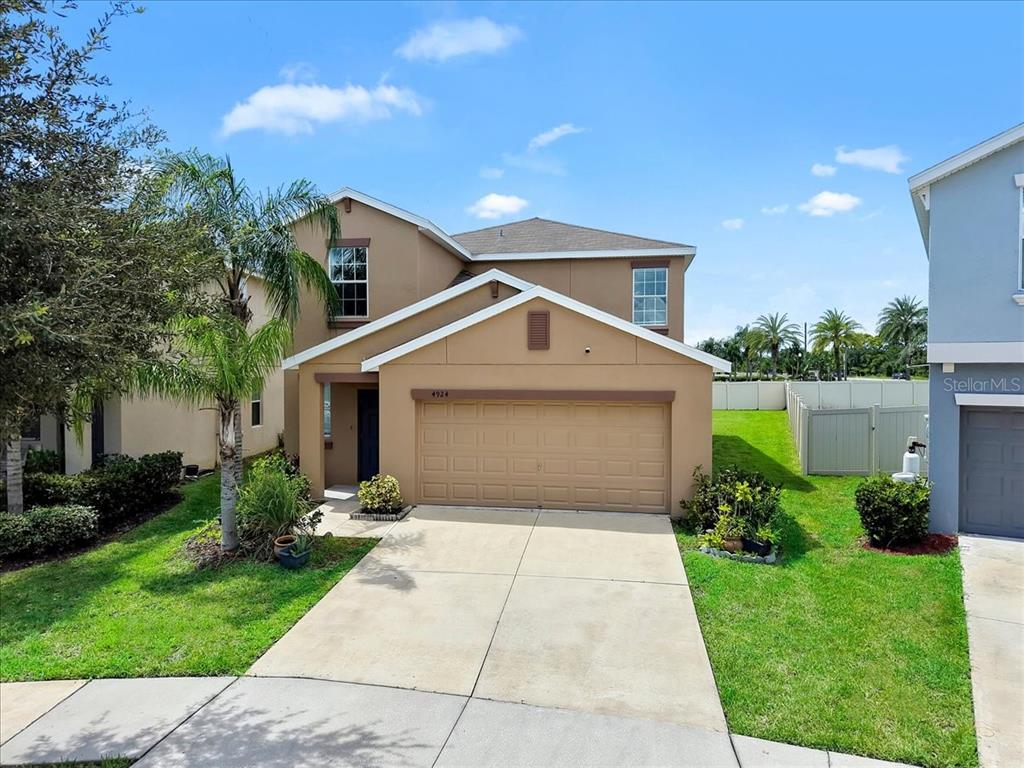 Property for sale at 4924 REFLECTING POND CIRCLE, WIMAUMA, FL, 33598