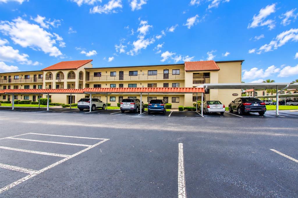 Exterior view of Casa Del Sol community.