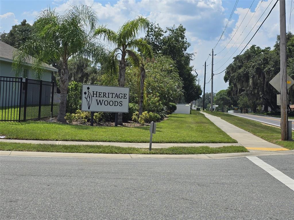 HERITAGE WOODS-RIGHT SIDE VIEW