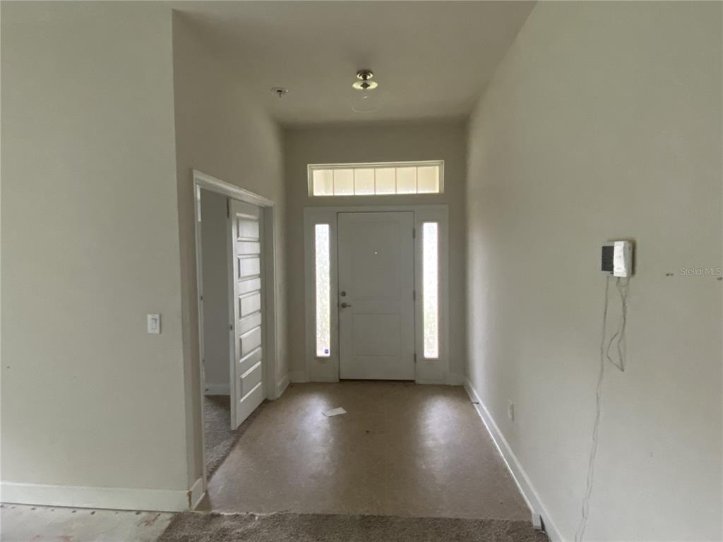 Foyer.